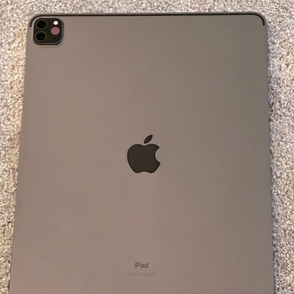IPad Pro 4th Gen 12.9 Inch - Picture 3 of 3